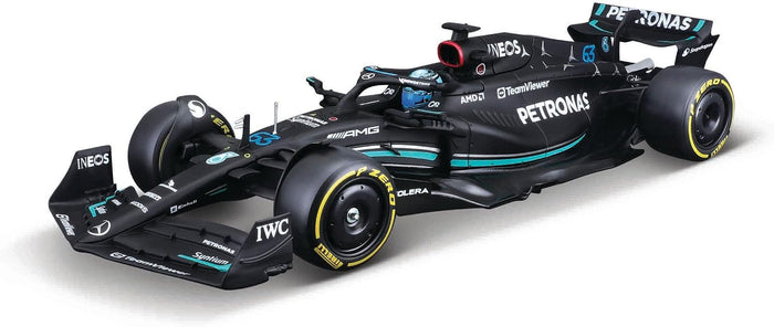 Bburago 1:24 Race Mercedes W14 Model Kit with Helmet – Russell #63