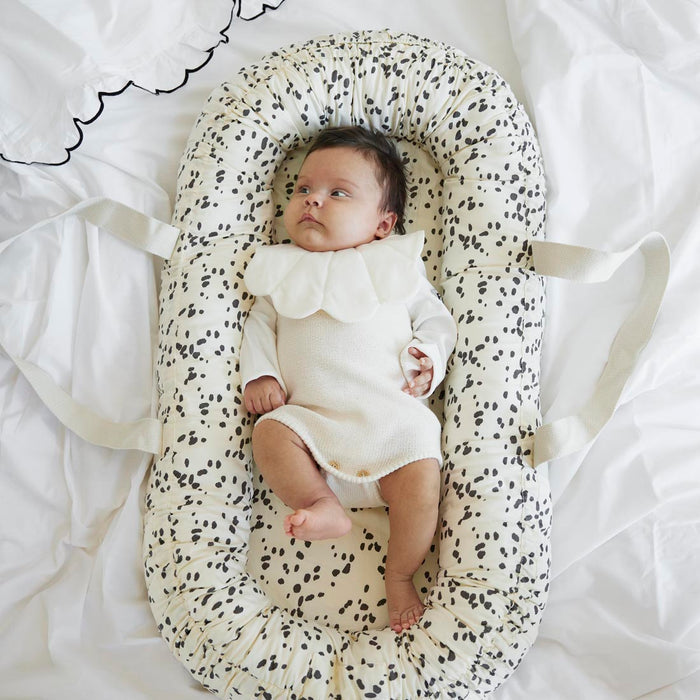 Elodie Baby Nest (Dalmatian Dots)