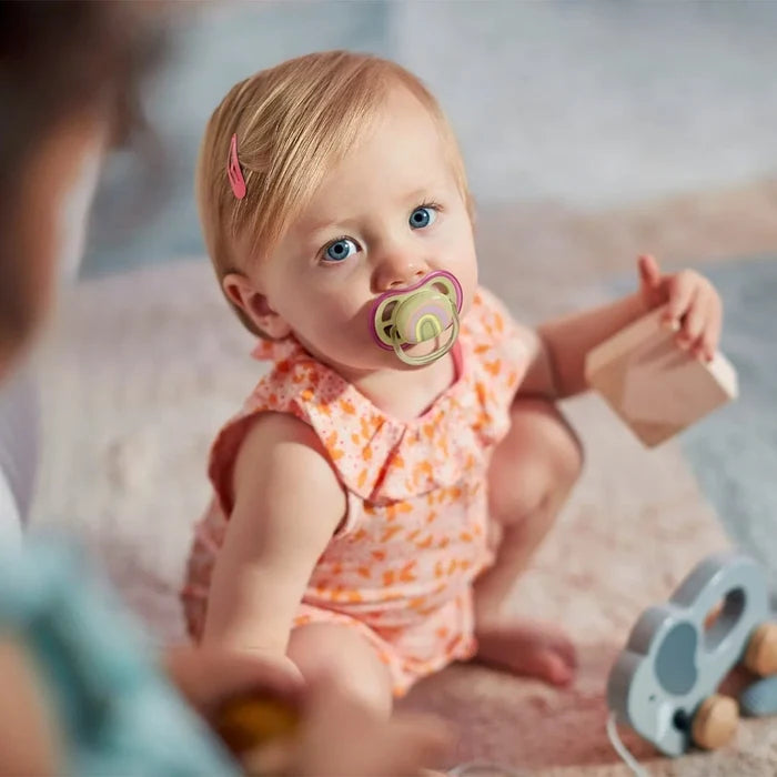 Philips Avent Ultra Air Pacifier (Girl, 0-6 Months) - Pack of 2